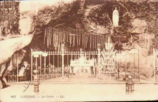 Cartes postales anciennes > CARTES POSTALES > carte postale ancienne > cartes-postales-ancienne.com Occitanie Hautes pyrenees Lourdes