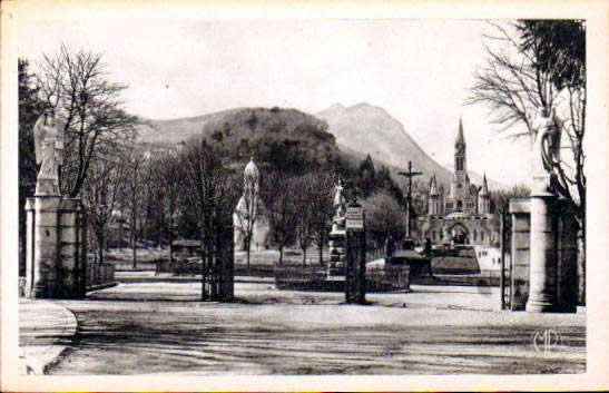 Cartes postales anciennes > CARTES POSTALES > carte postale ancienne > cartes-postales-ancienne.com Occitanie Hautes pyrenees Lourdes