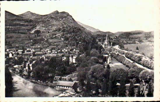 Cartes postales anciennes > CARTES POSTALES > carte postale ancienne > cartes-postales-ancienne.com Occitanie Hautes pyrenees Lourdes