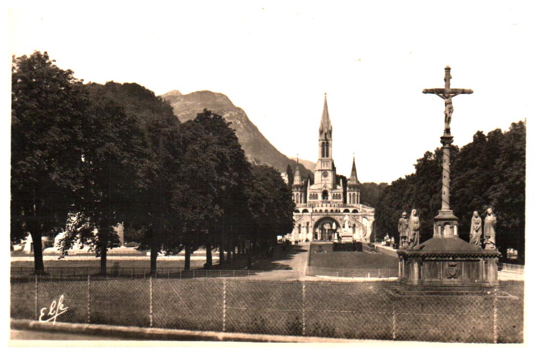 Cartes postales anciennes > CARTES POSTALES > carte postale ancienne > cartes-postales-ancienne.com Occitanie Hautes pyrenees Lourdes